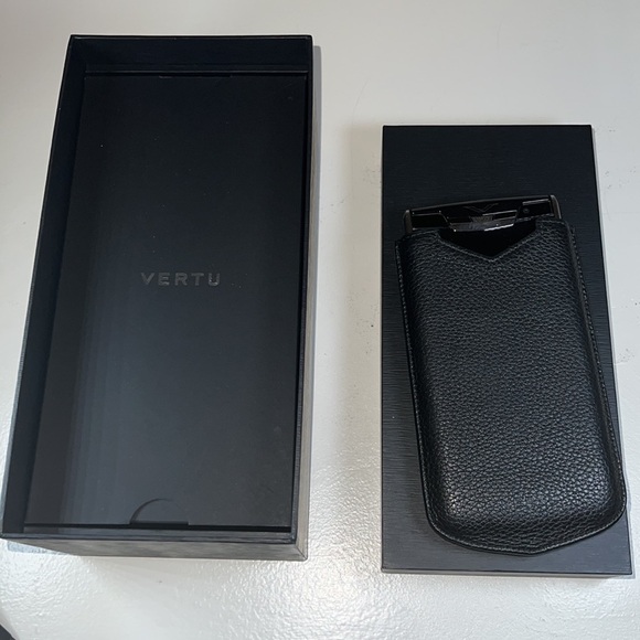 🇬🇧 Vertu Signature Touch Phone Handmade in England - Picture 13 of 17